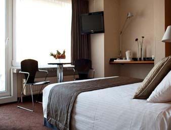 Ramada Oostende Buitenkant foto