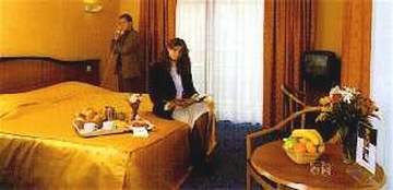Ramada Oostende Buitenkant foto